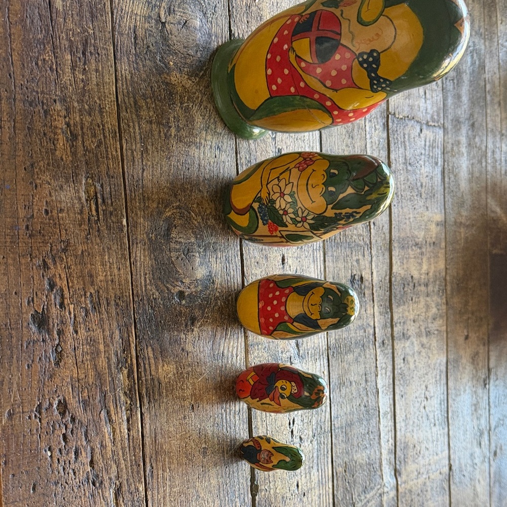 Colorful Vintage Wooden Matryoshka Doll - Picture 5 of 6
